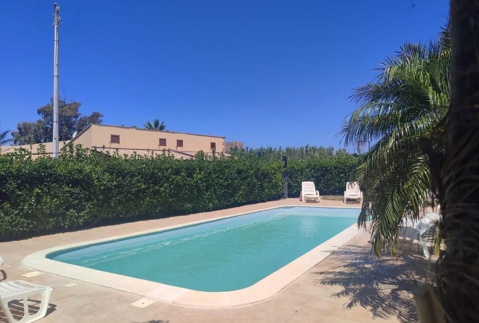 Pool Apartment location